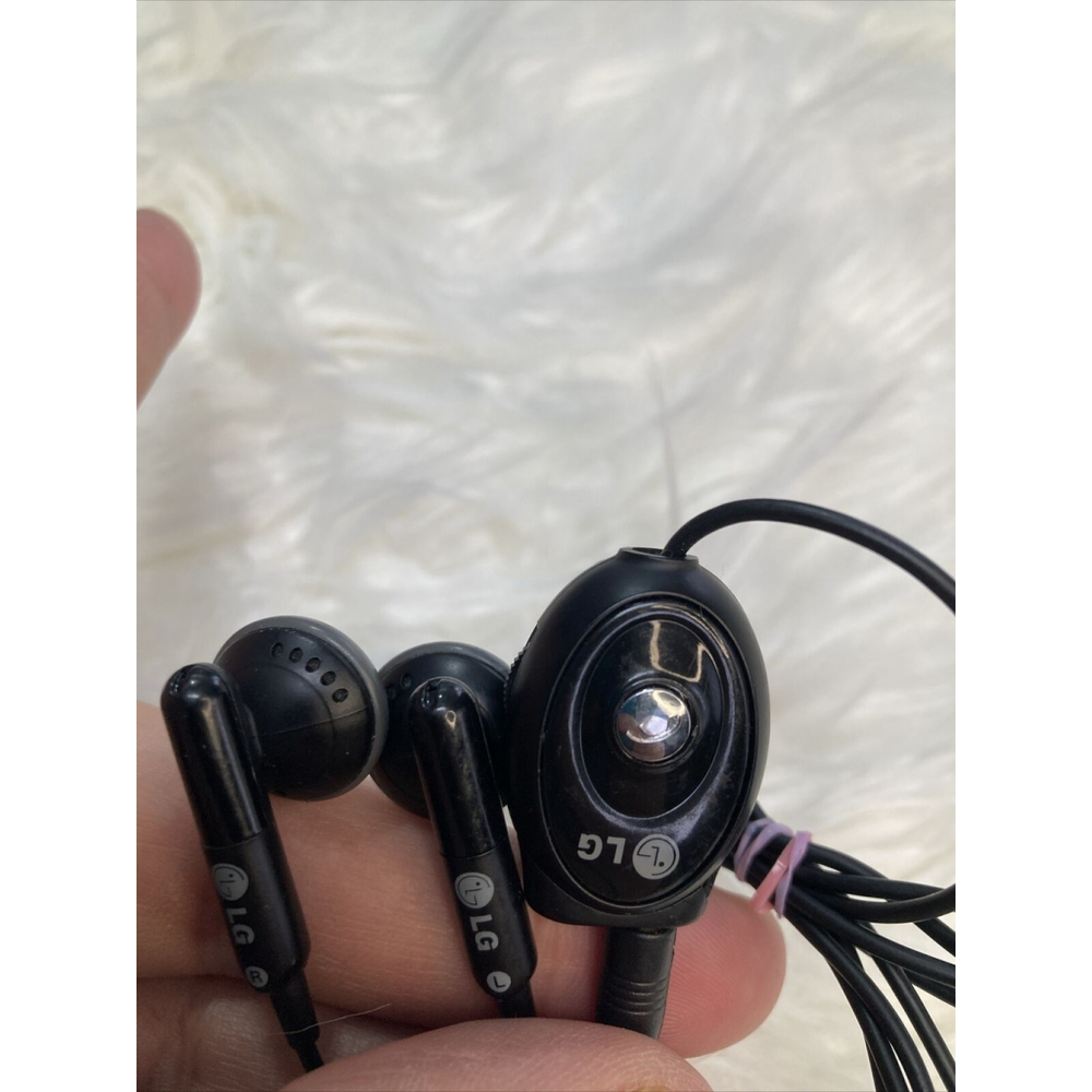 LG WIRED EARPHONES HEADPHONES HANDSFREE MIC HEADSET EARBUDS for CELL PHONES Clip